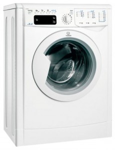 Indesit IWSE 71251 洗衣机 照片