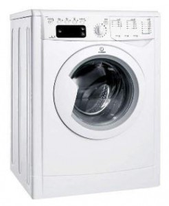 Indesit IWE 71082 洗衣机 照片