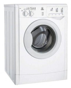 Indesit NWU 585 L 洗衣机 照片